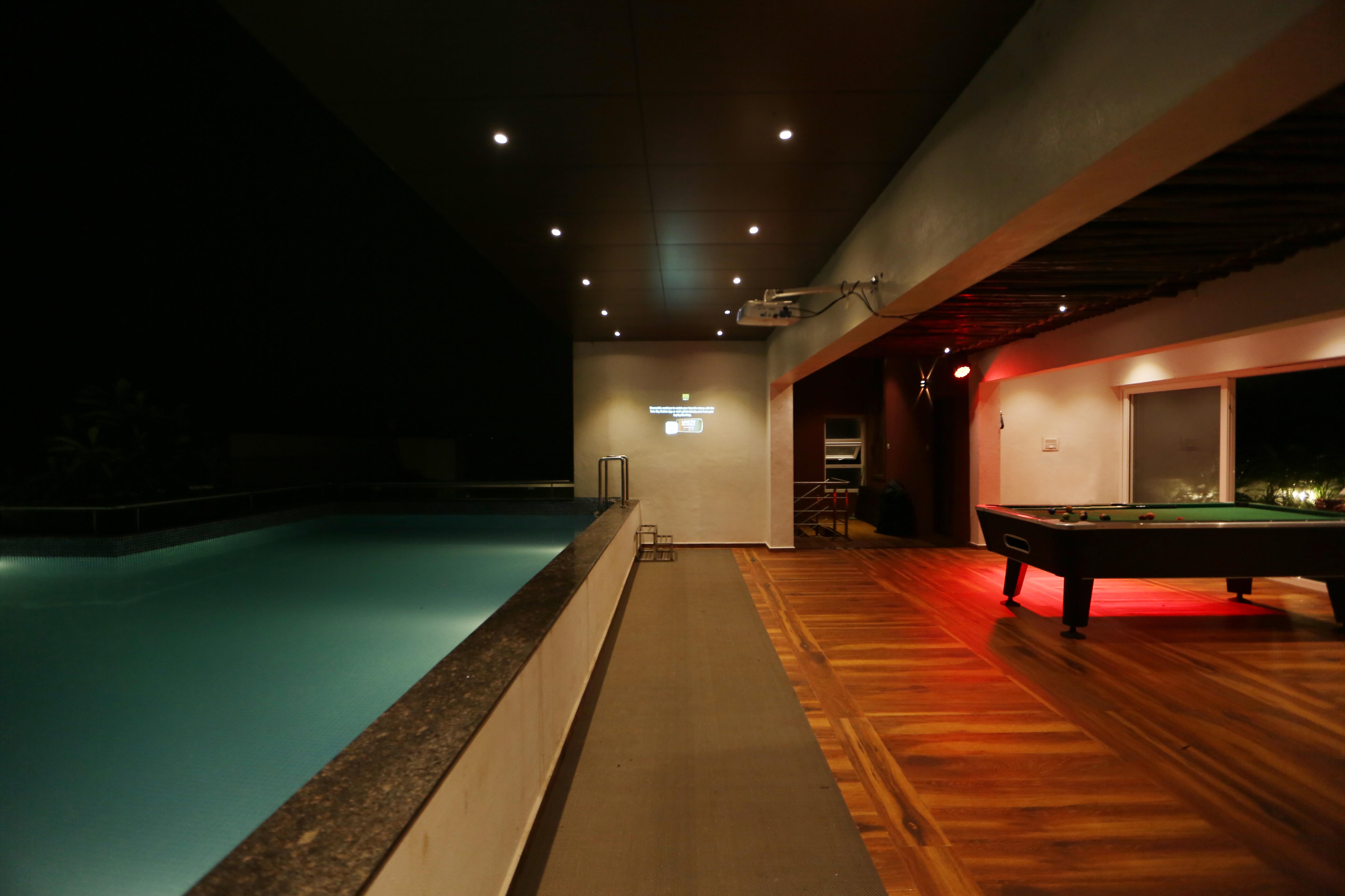 Royal Oakwood by Shiloh stays